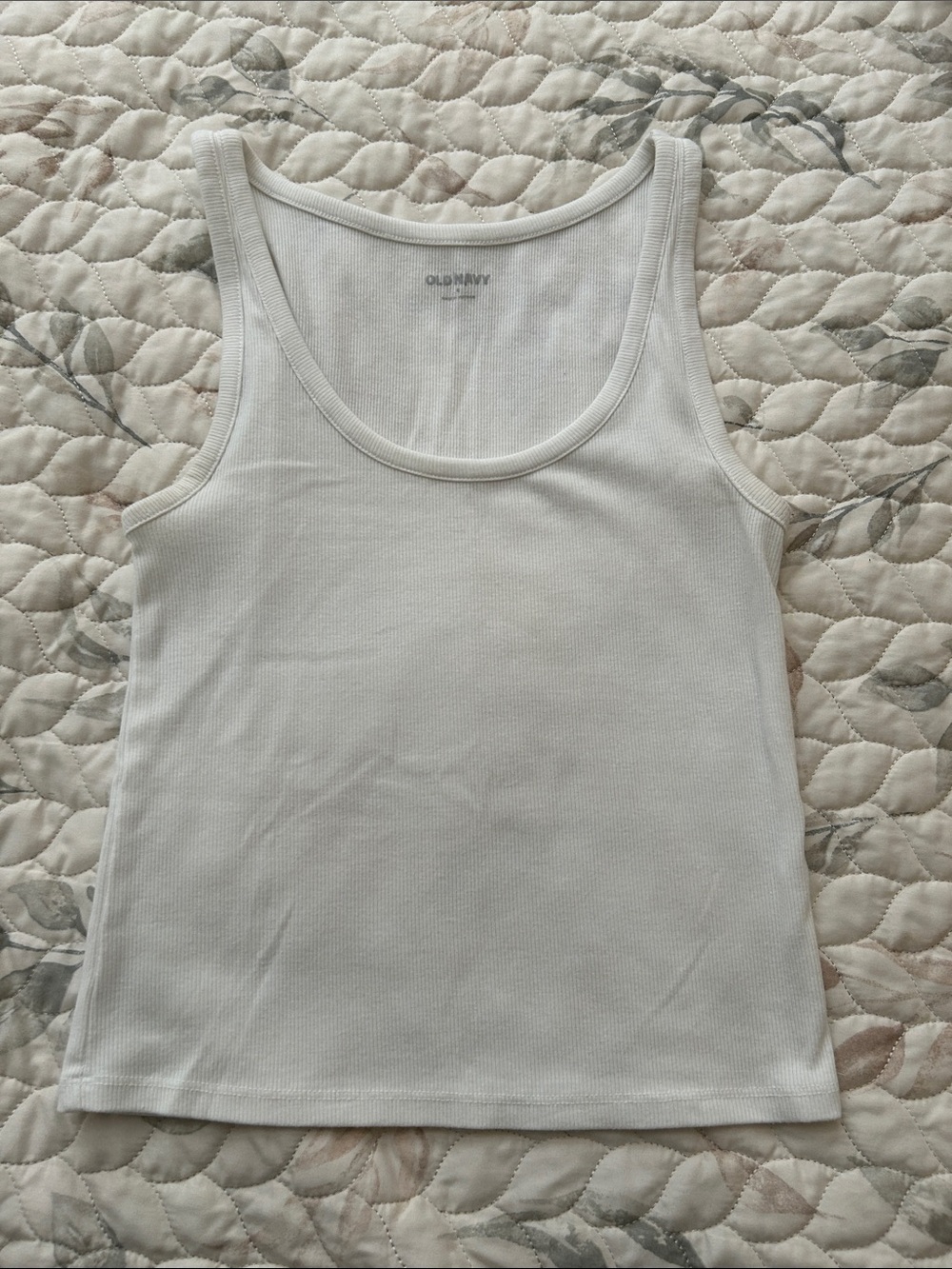Old Navy Cream Ribbed Scoop Neck Tank Top for Women